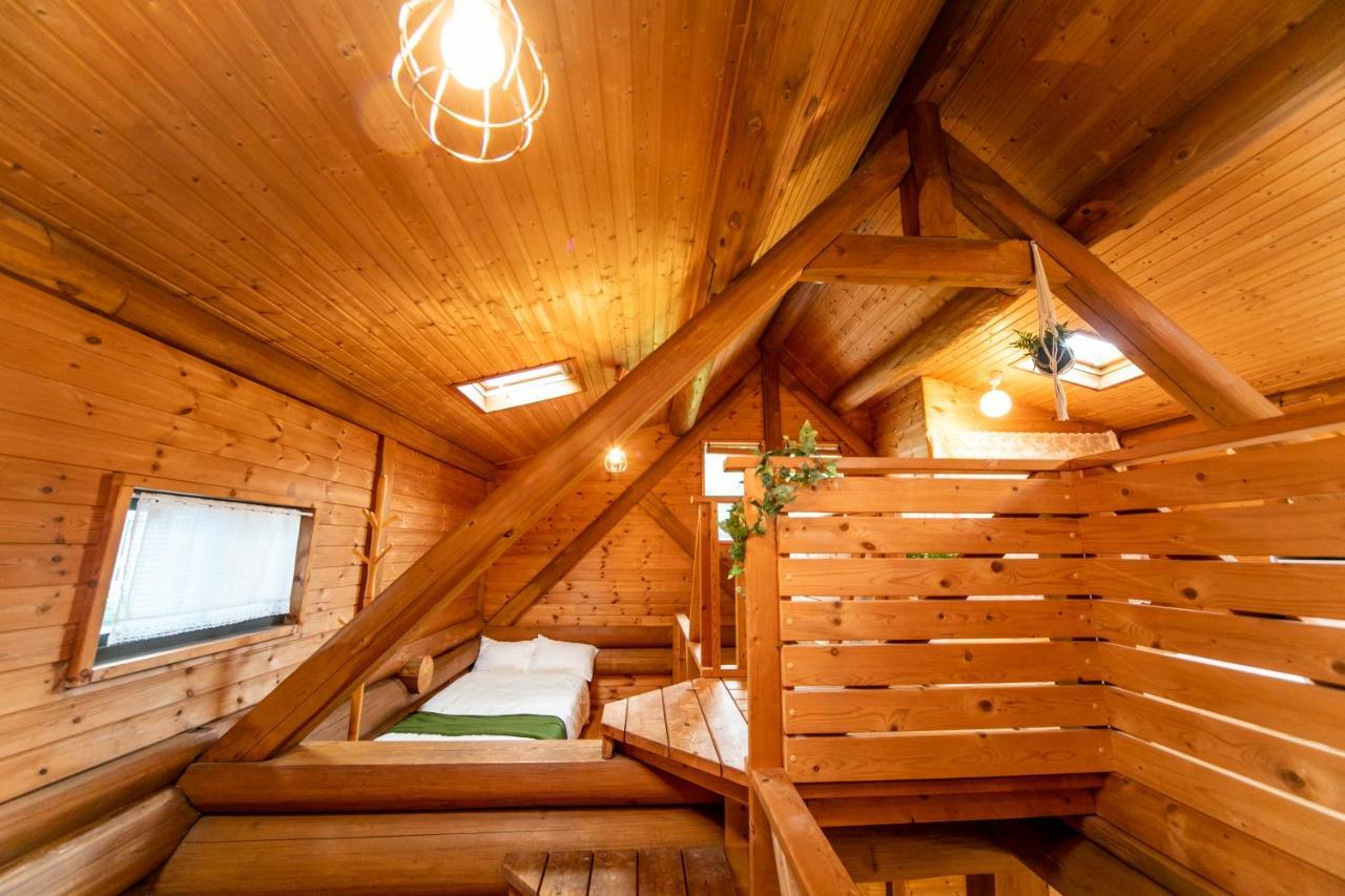 Seaside Log House *