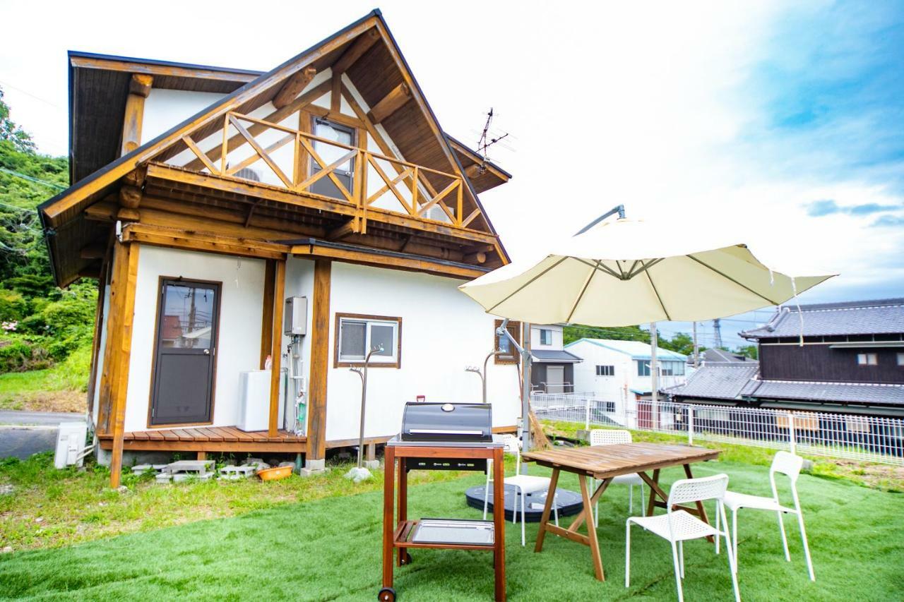 Seaside Log House